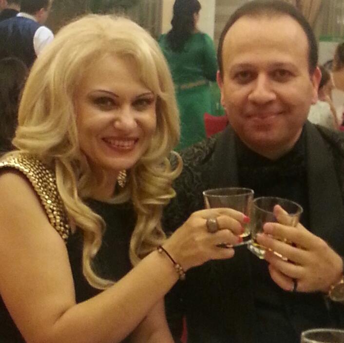 Dupa 20 de ani, interpreta a divortat de cel de-al doilea sot, iar acum are o relatie cu acordeonistul Marian Baicu