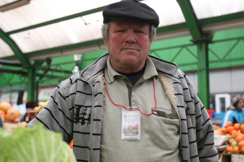 Agricultorul se mandreste cu certificatul sau de producator