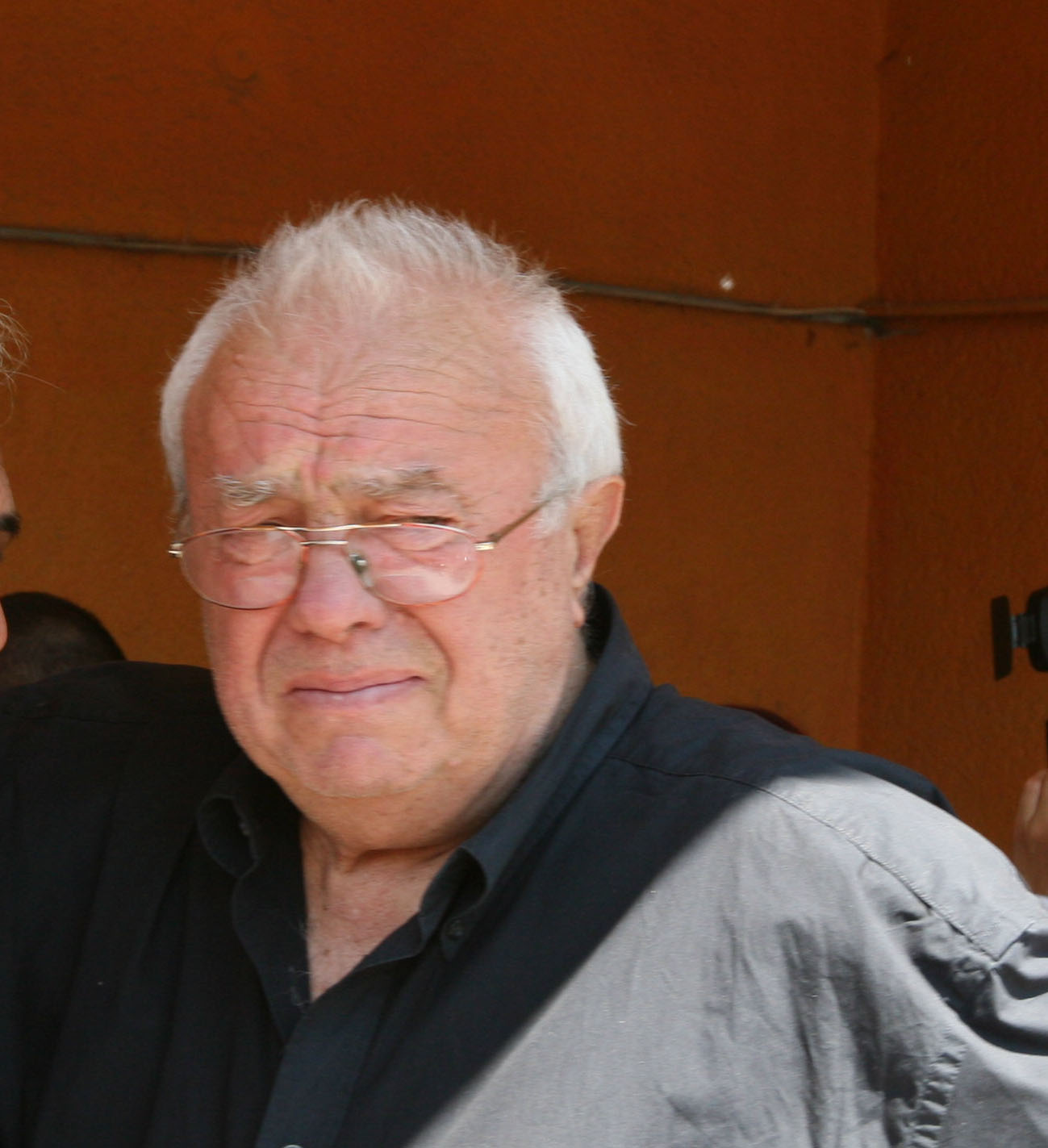 Alexandru Arsinel a fost incercat de escroci cu 