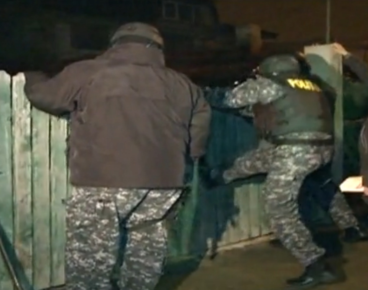 Politia a dat buzna peste traficanti la primele ore