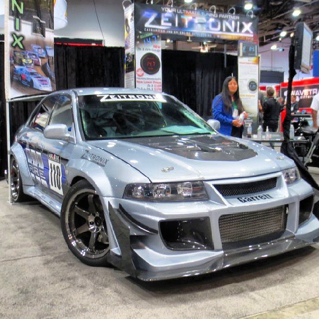 Cei doi vor concura la bordul unui bolid Evo 6