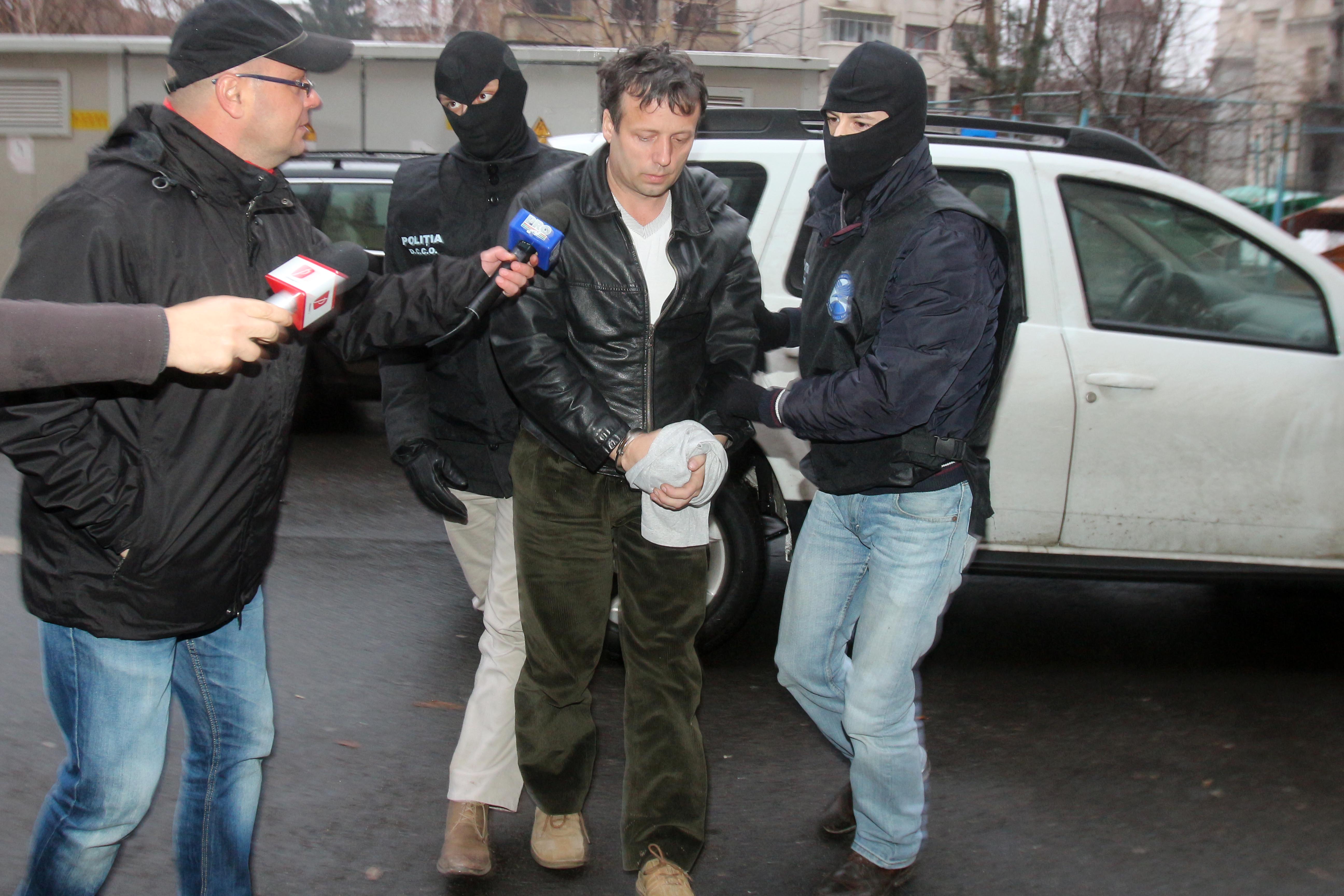 Guccifer a fost capturat de procurorii din Arad
