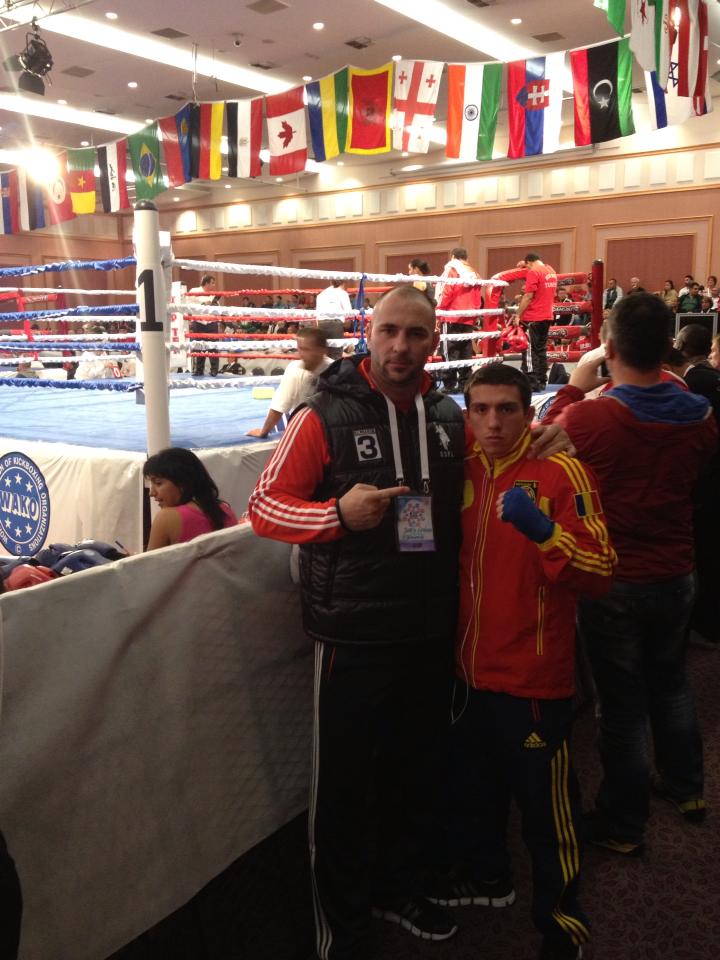 Ciprina alaturi de unul din sportivii sai, Cristian, la un concurs international