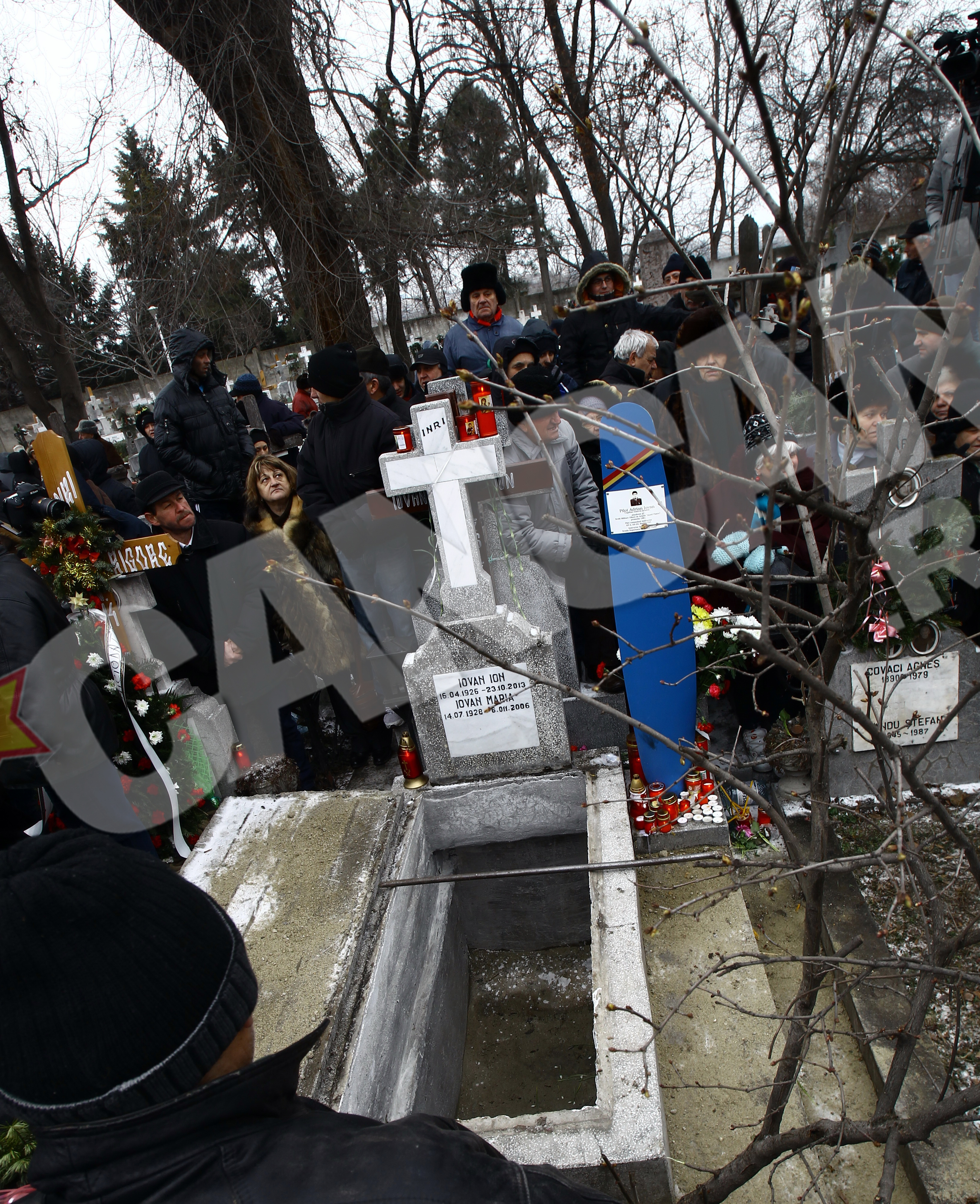 Iovan isi va dormi somnul de veci alaturi de parintii sai, in cimitirul Belu catolic
