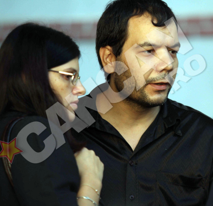 Valentin Anghel sustine ca si sotia sa, Felicia, a fost atacata de maidanezi