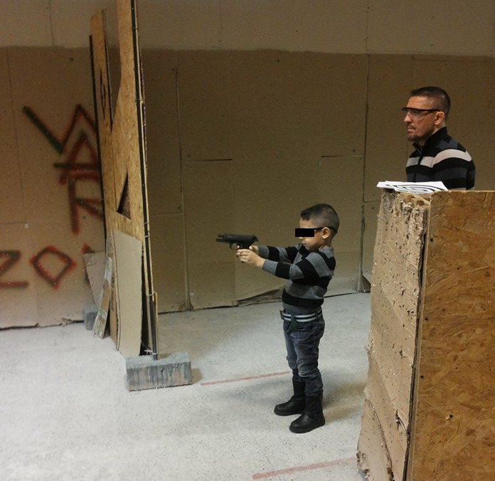 Costel Corduneanu si fiul sau la poligon (foto:facebook.com)