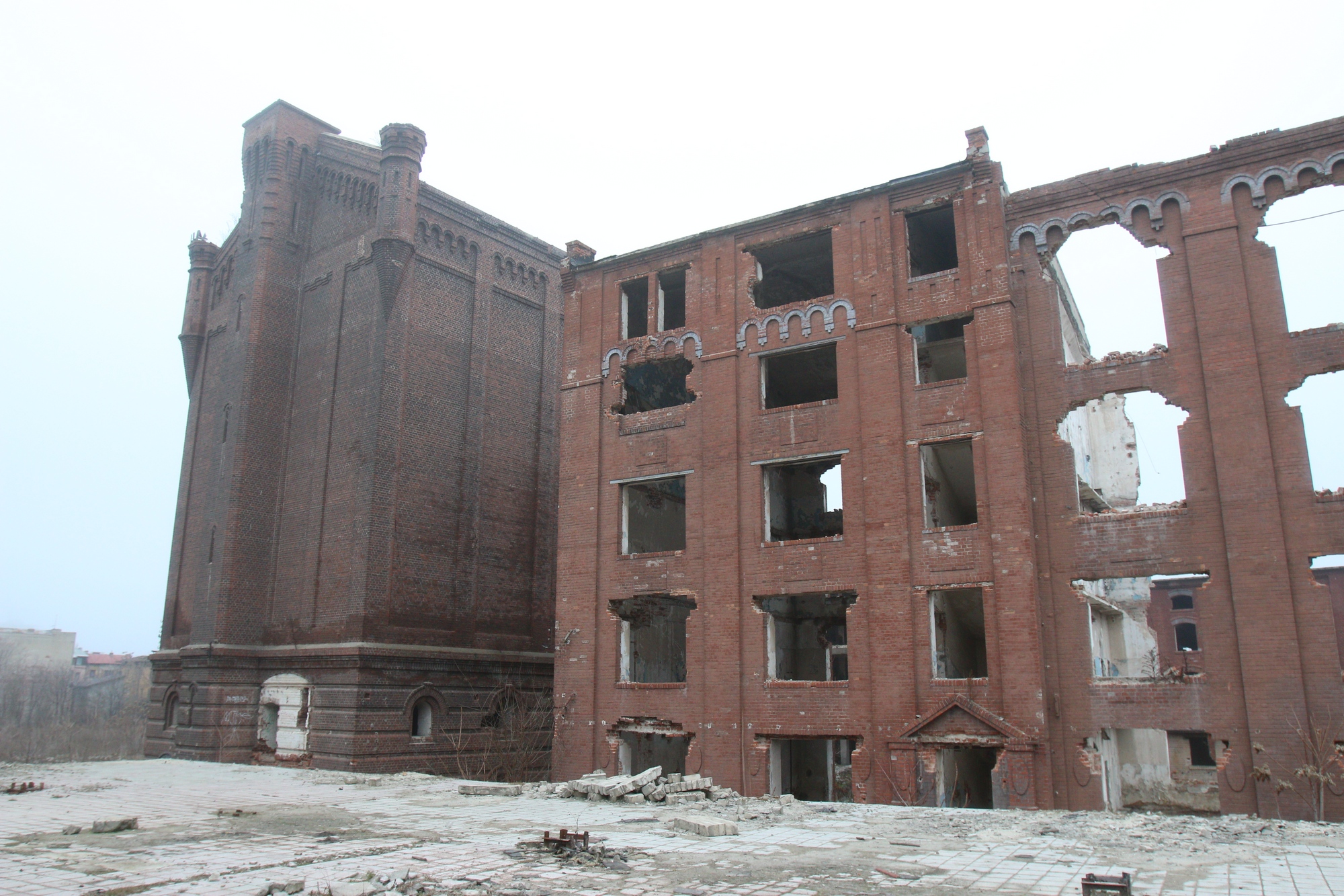 Aici pe timpuri exista un ceas, dupa care se orientau locuitorii din zona Obor