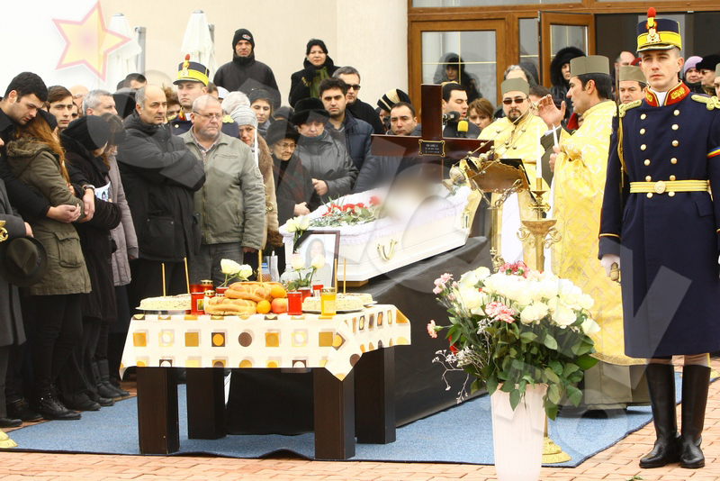 Tanarul ne-a povestit ca acum incearca sa se detaseze de ancheta in care a murit sora sa