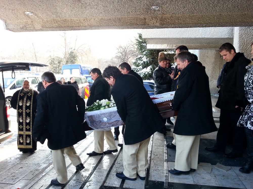Petre, fiul Marioarei Murarescu, a fost mereu la capataiul mamei sale