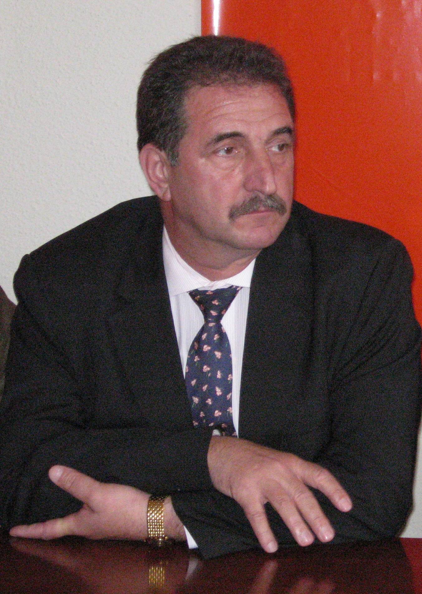 Fratele lui Victor surdu, Gabriel, este consilier local in Iasi