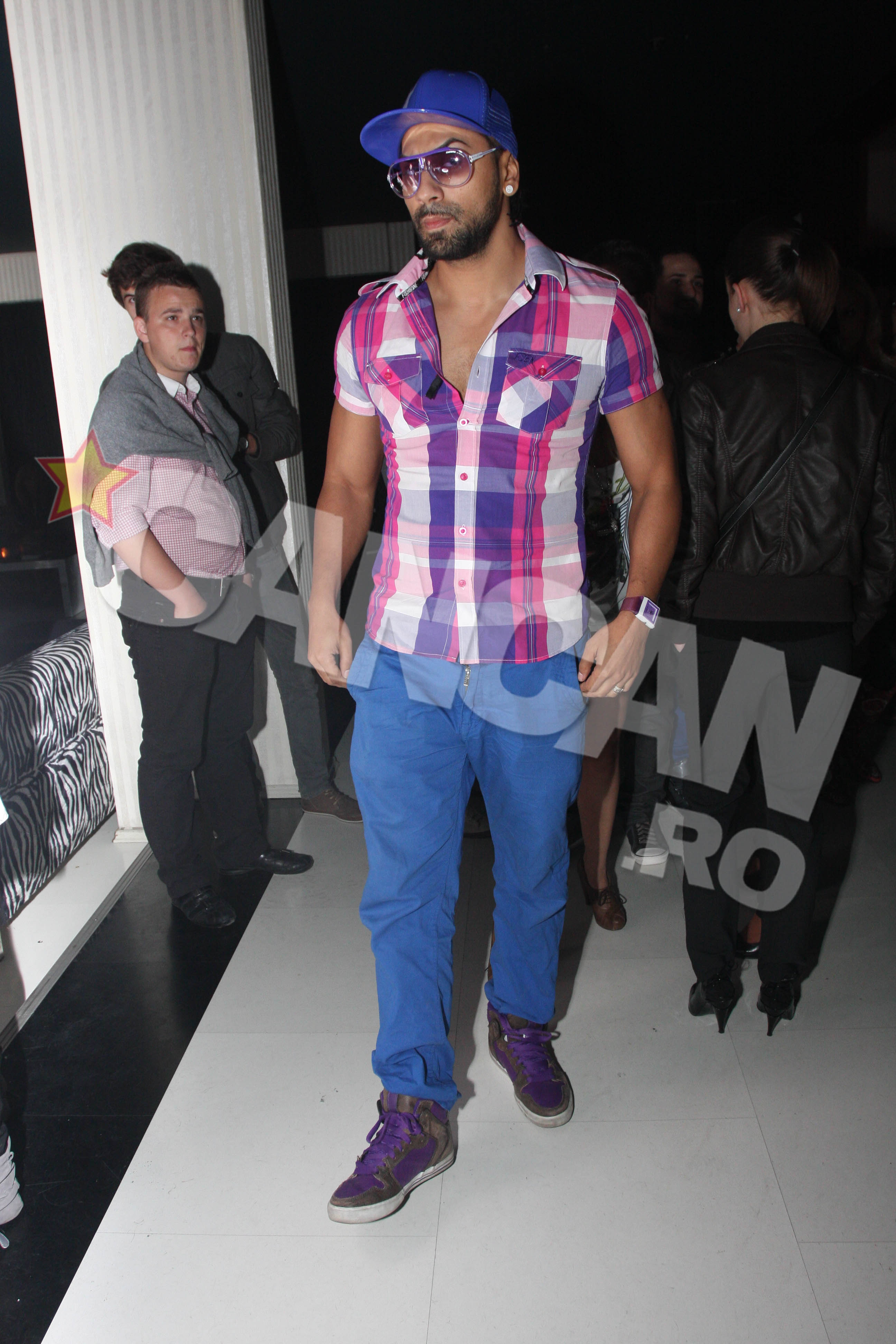 Artistul Connect-R nu are inca permis de conducere