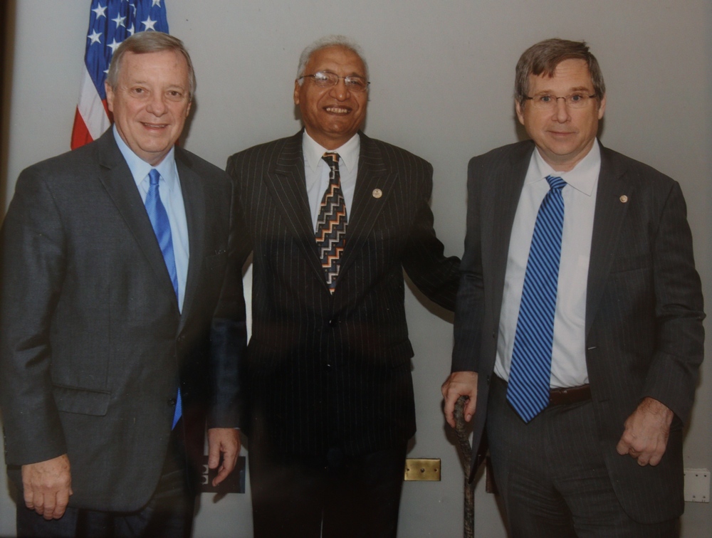 Nicolae Feraru alaturi de senatorii Dick Durbin si Mark Kirk