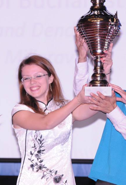 Tanara a primit multe premii internatioanle, precum si acesta anul trecut in septembrie la Beijing