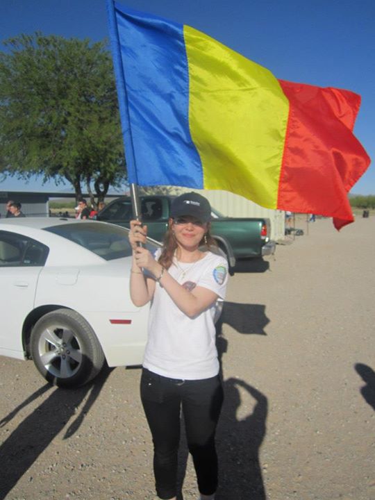 Sorina face cinste Romaniei oriunde merge. Ea flutura steagul tarii la concursul din Arizona