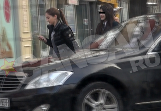 Teodora (18) si Cristina Becali (13) au mers cu limuzina pana in Dorobanti