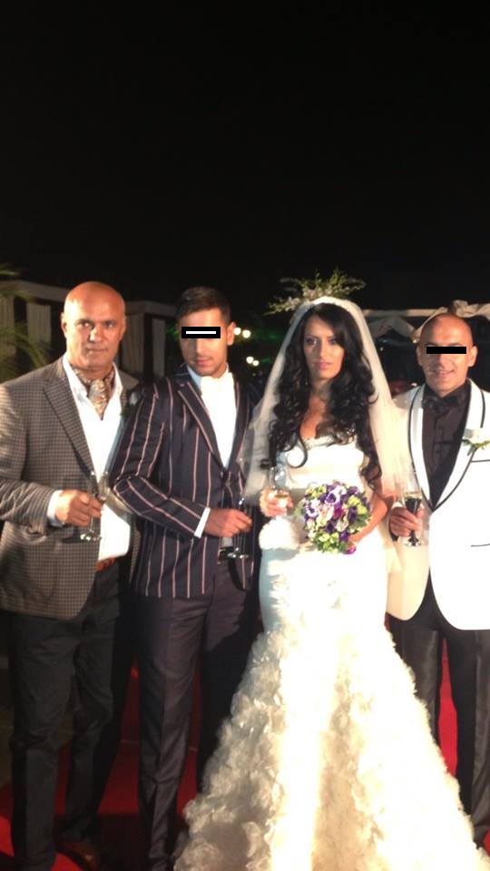 Tanarul alaturi de tatal si de sora sa, dar si de sotul acesteia