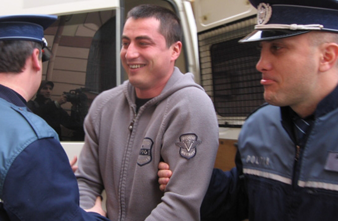 Cioaca a mers la sediul Inspectoratului Judetean de Politie, insotit de mai multi colegi