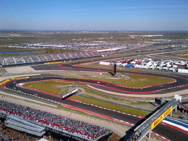 Medicul spune ca primeste invitatii pentru cursele de Formula 1 de la Bernie Ecclestone