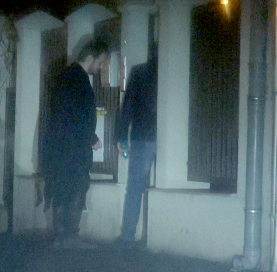 Cei doi au mers aproximativ 500 de metri de la club pana acasa