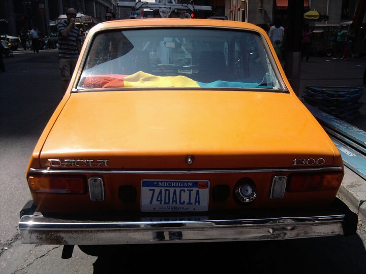 Tanarul brasovean, care vrea sa devina politist in New York, si-a vandut prima