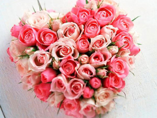 Un buchet de flori este un cadou potrivit de Dragobete