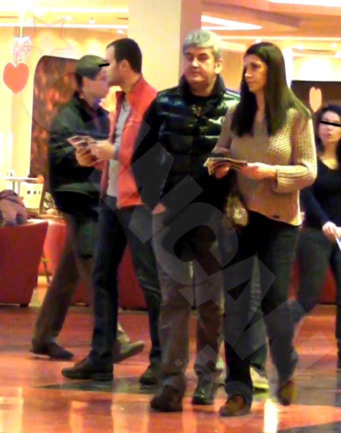 Gabriel Oprea a sarbatorit in avans Dragobetele, si-a dus sotia la un film in mall