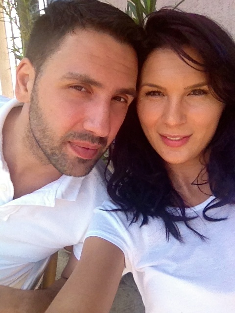 Mihaela este mai mereu insotita la concerte de iubitul ei Dragos