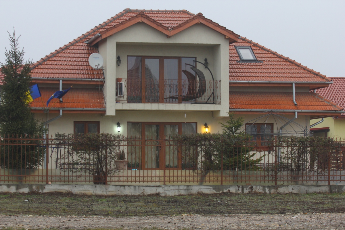 Strada pe care locuia Adrian Iovan ar putea sa ii poarte numele pilotului