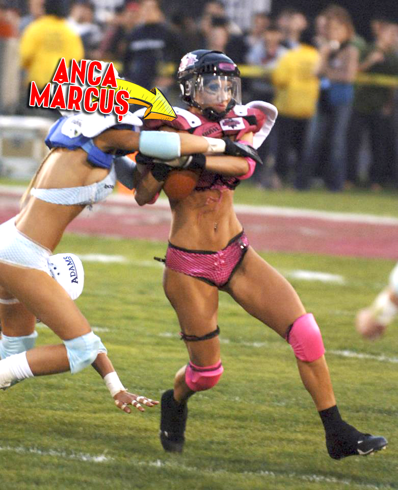 Anca Marcus a jucat fotbal american intr-un echipament sexy