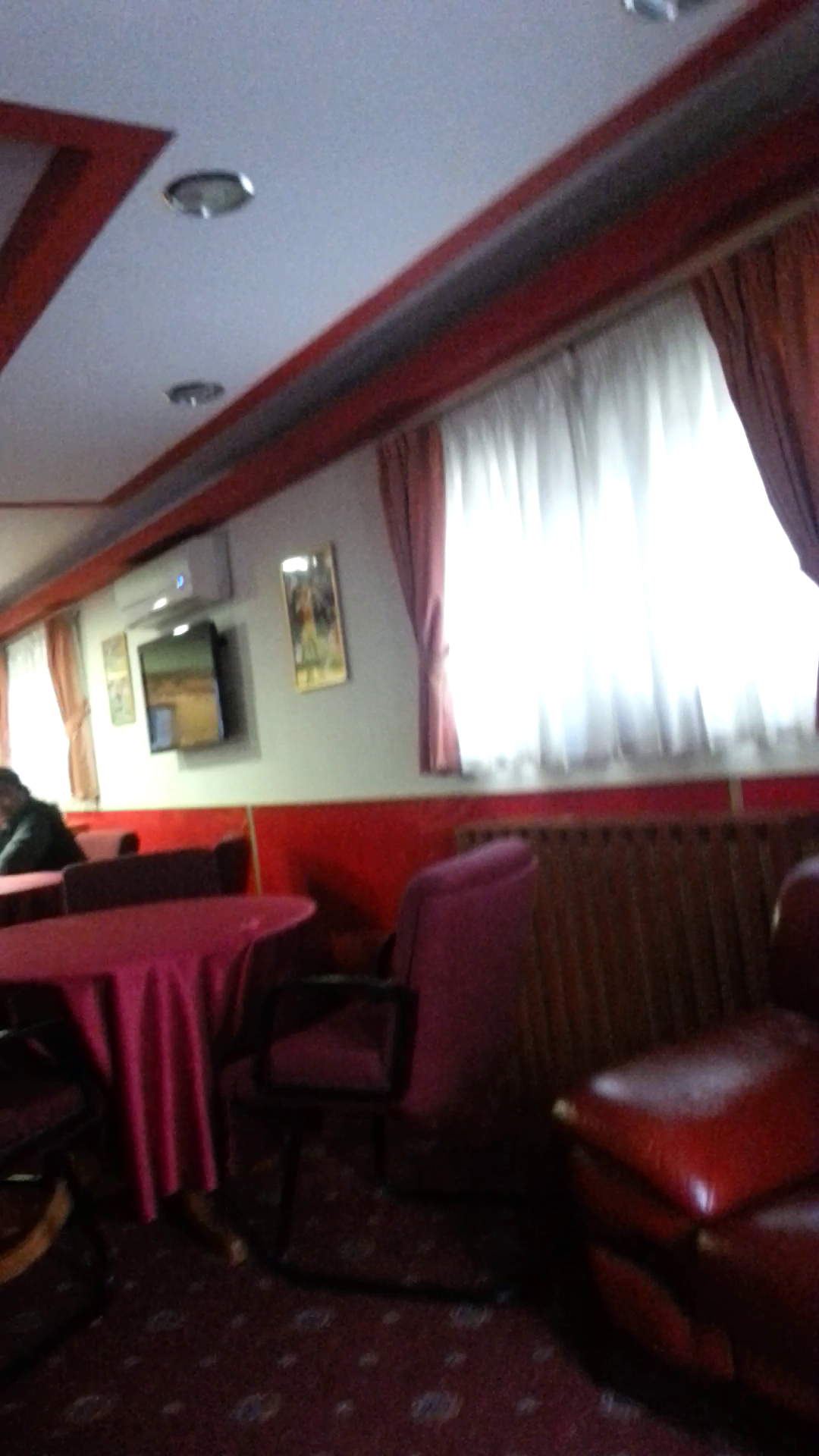 In barul din Pipera erau doar catvea persoane, cel mai probabil apropiate familiei