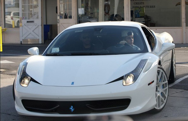 Victoras Micula si Justin Bieber au ceva in comun: amandoi conduc un Ferrari 458 Italia