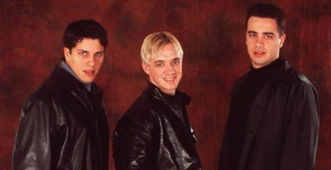 Andrei (mijloc) alaturi de ceilalti membrii ai trupei Gaz pe Foc.