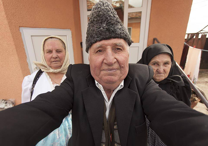 Cei trei sateni din comuna Chinteni au ajuns vedete locale