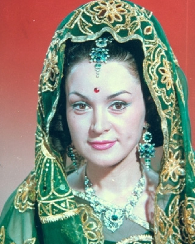 Talentul si pasiunea pentru muzica si dansul indian au transformat-o pe Naarghita intr-o adevarata legenda