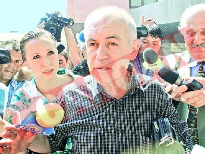 Doctorul Naum Ciomu le preda acum studentilor de la Facultatea de Medicina