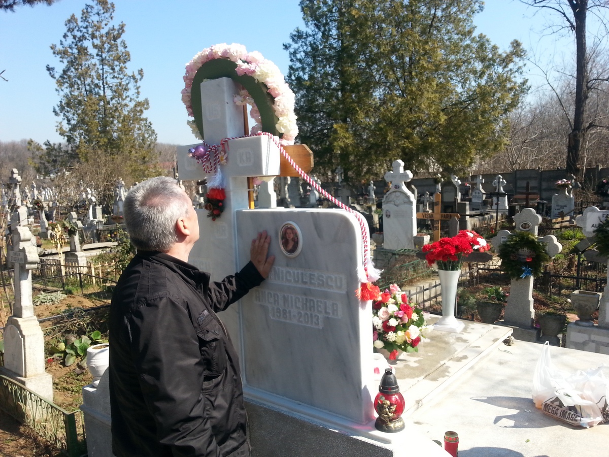 Toni a venit vineri la mormantul fiicei sale, cand se implineste un an de la disparitia ei prematura