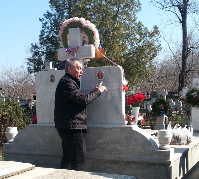 Tatal Micai ne-a spus ca a discutat cu sotia sa despre infierea unui copil. El este de parere ca nu acum este un moment oportun