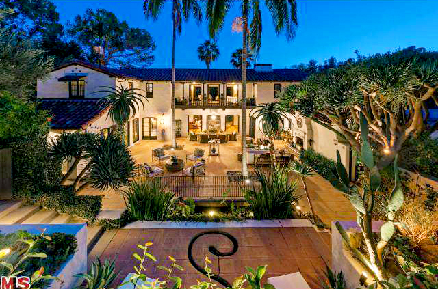 Celebrul actor din franciza Twilight isi vinde somptuoasa locuinta