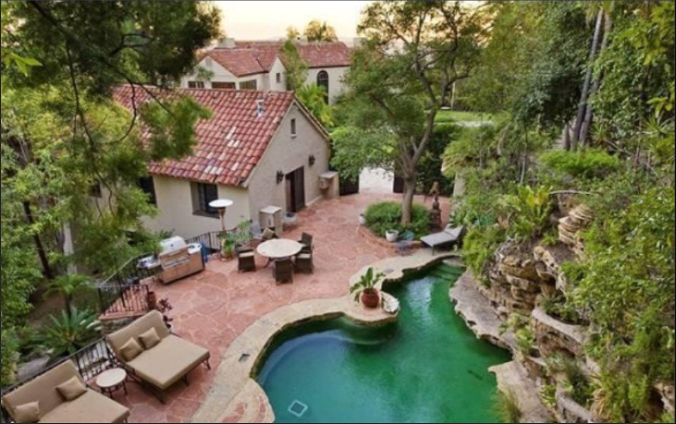 Una dintre cele mai apreciate artiste ale momentului, Katy Perry, isi vinde vila din Hollywood