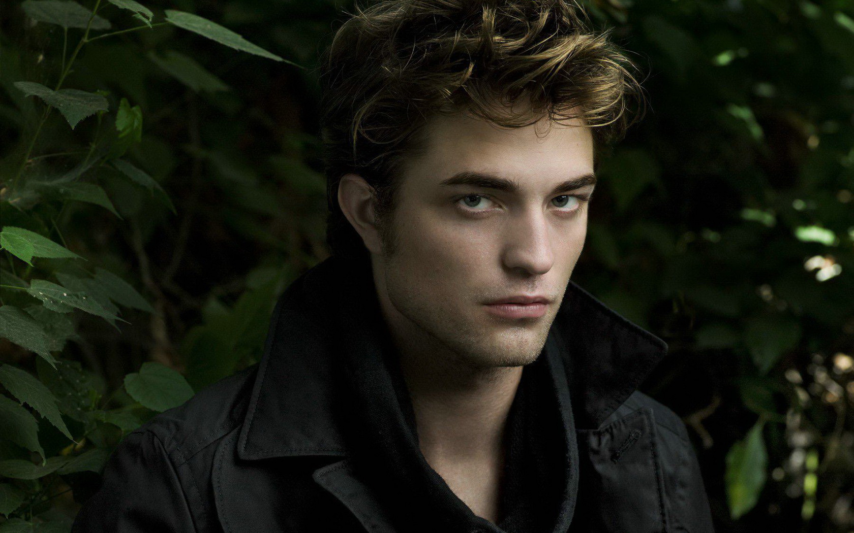 Vampirul Edward a devenit cunoscut dupa ce a jucat in franciza Twilight
