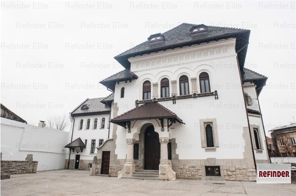 Ceva mai ieftina este o vila impunatoare de pe Bulevardul Dacia care costa sase miliaone de euro