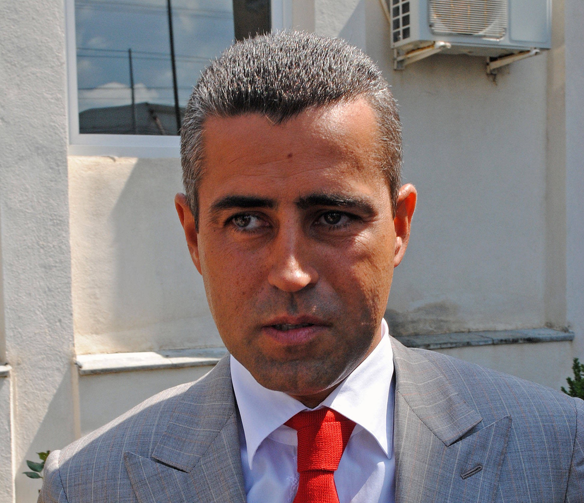 Mai multe cereri de executare silita impotriva lui Remus Truica se afla pe masa judecatorilor