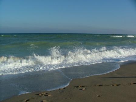 Turistii sunt asteptati la mare de 1 Mai cu oferte bune si zeci de petreceri (sursa foto greenblog.descopera.ro)