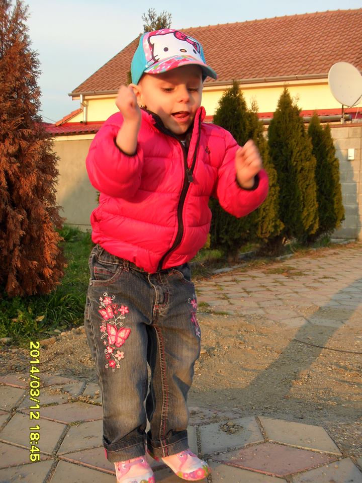 Ovidiu, tatal micutei, ne-a spus ca Maia isi alege singura hainutele