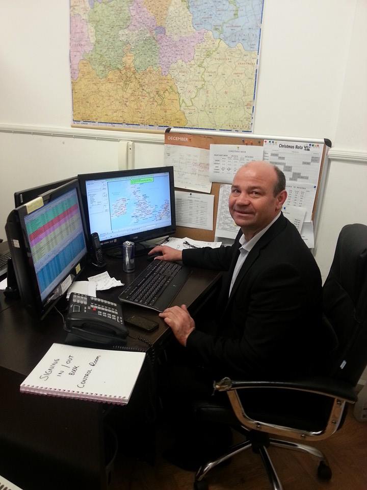 George a inceput sa faca bani muncind ca taximetrist