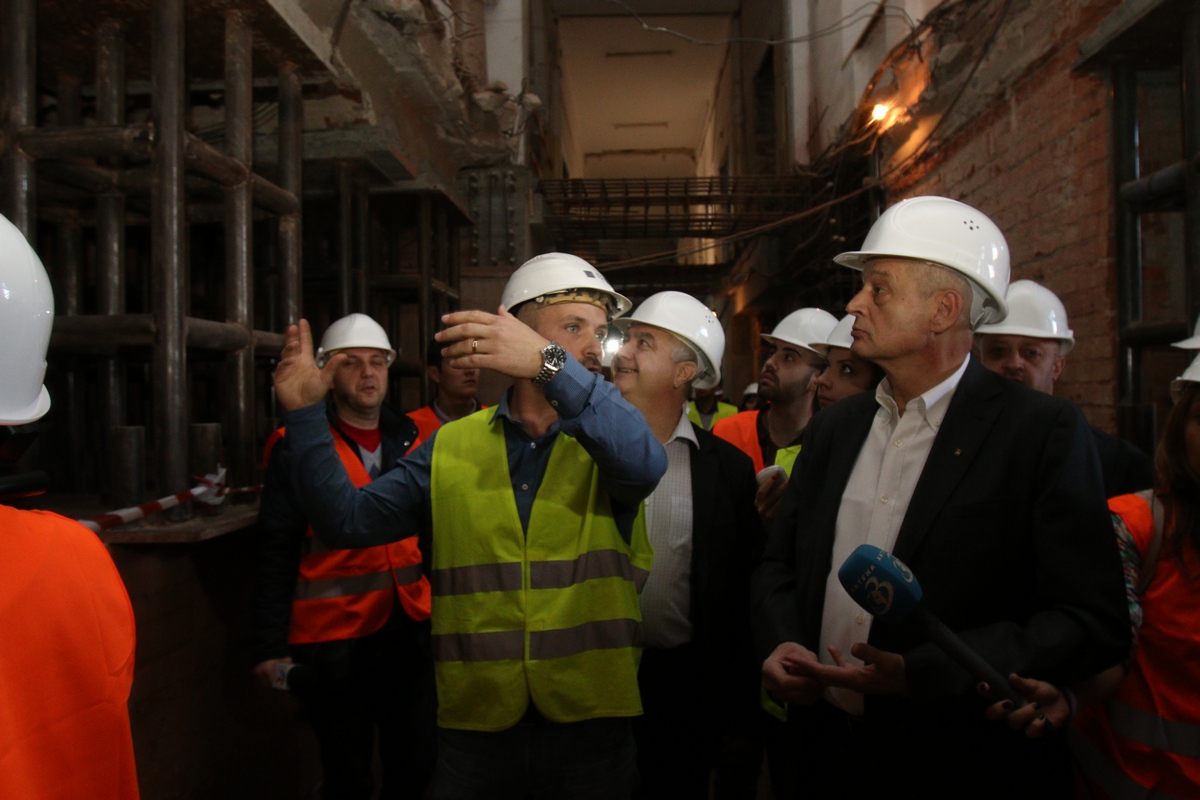 Edilul sef a declarat ca la sfarsitula cestui an, inceputul lui 2015 angajatii Municipalitatii se pot intoarce in vechiul sediu