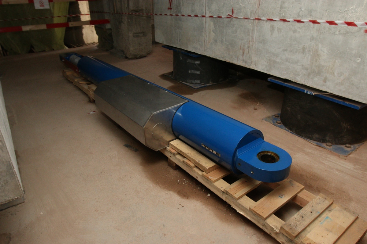 Amortizoarele au rolul de a impiedica imobilul sa se miste prea mult