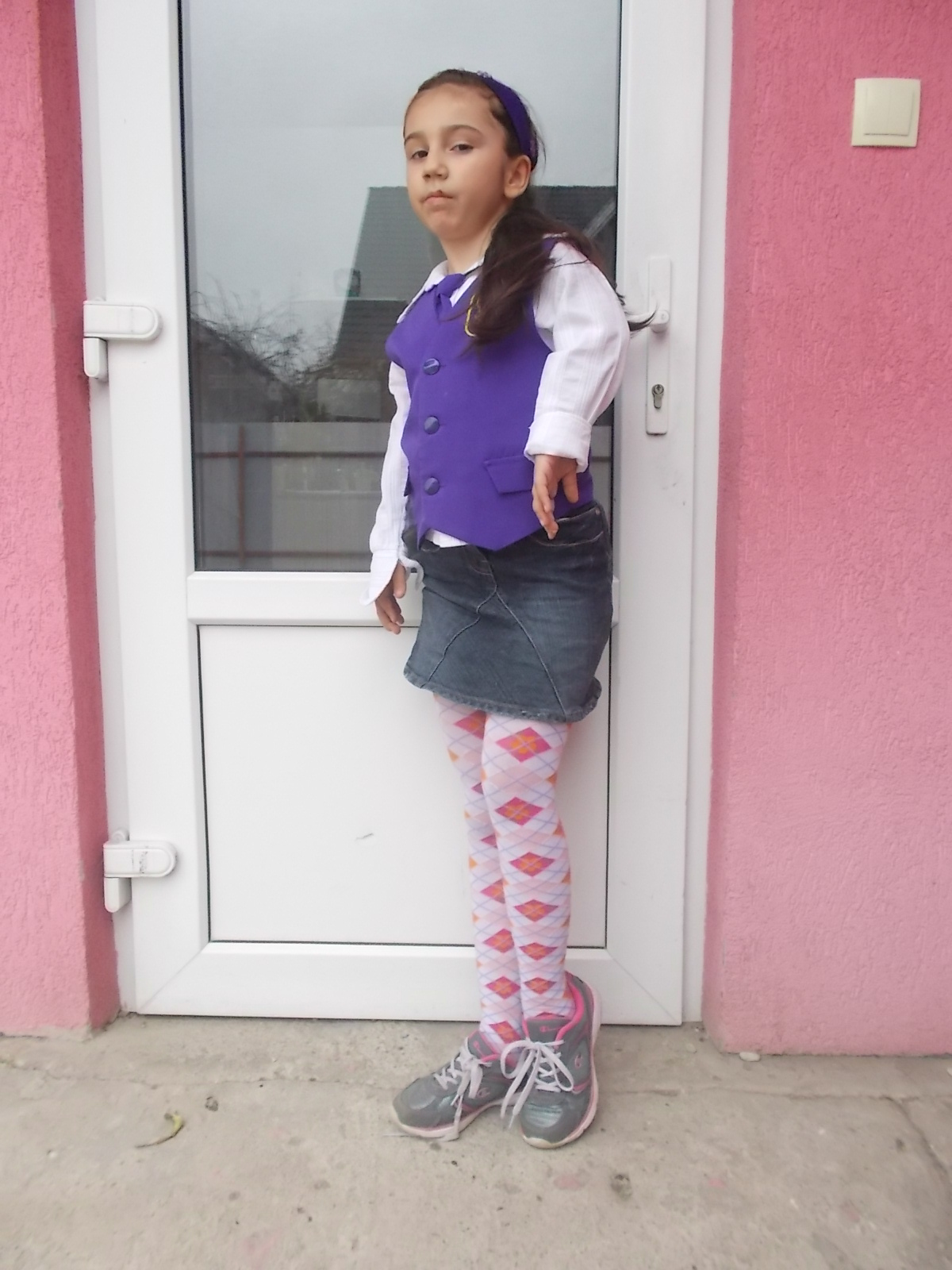 Piciorul stang al Kassandrei este mai scurt cu 9 cm decat dreptul