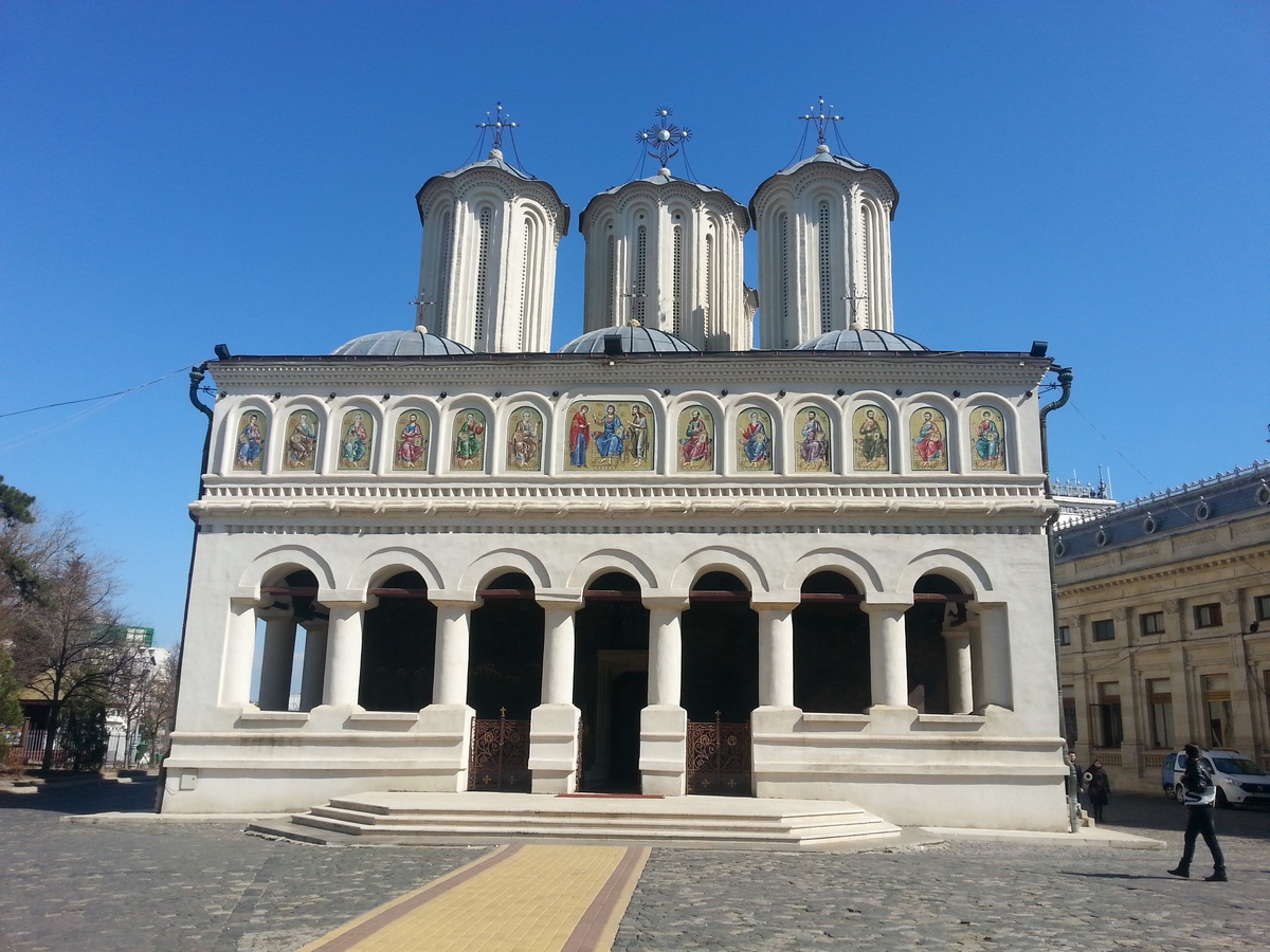 La Catedrala Patriarhiei moastelor Sfintilor Dimitrie Basarabov, ocrotitorul Bucurestiului si Constantin si Elena