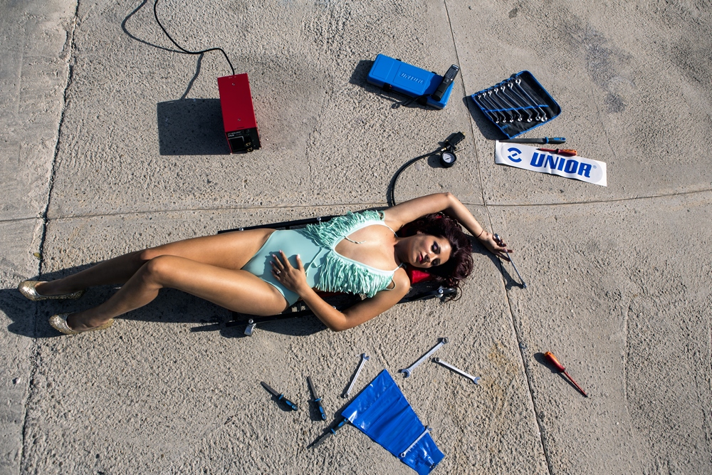 Tanara este una dintre cele mai sexy prezente din campionatul national de raliu